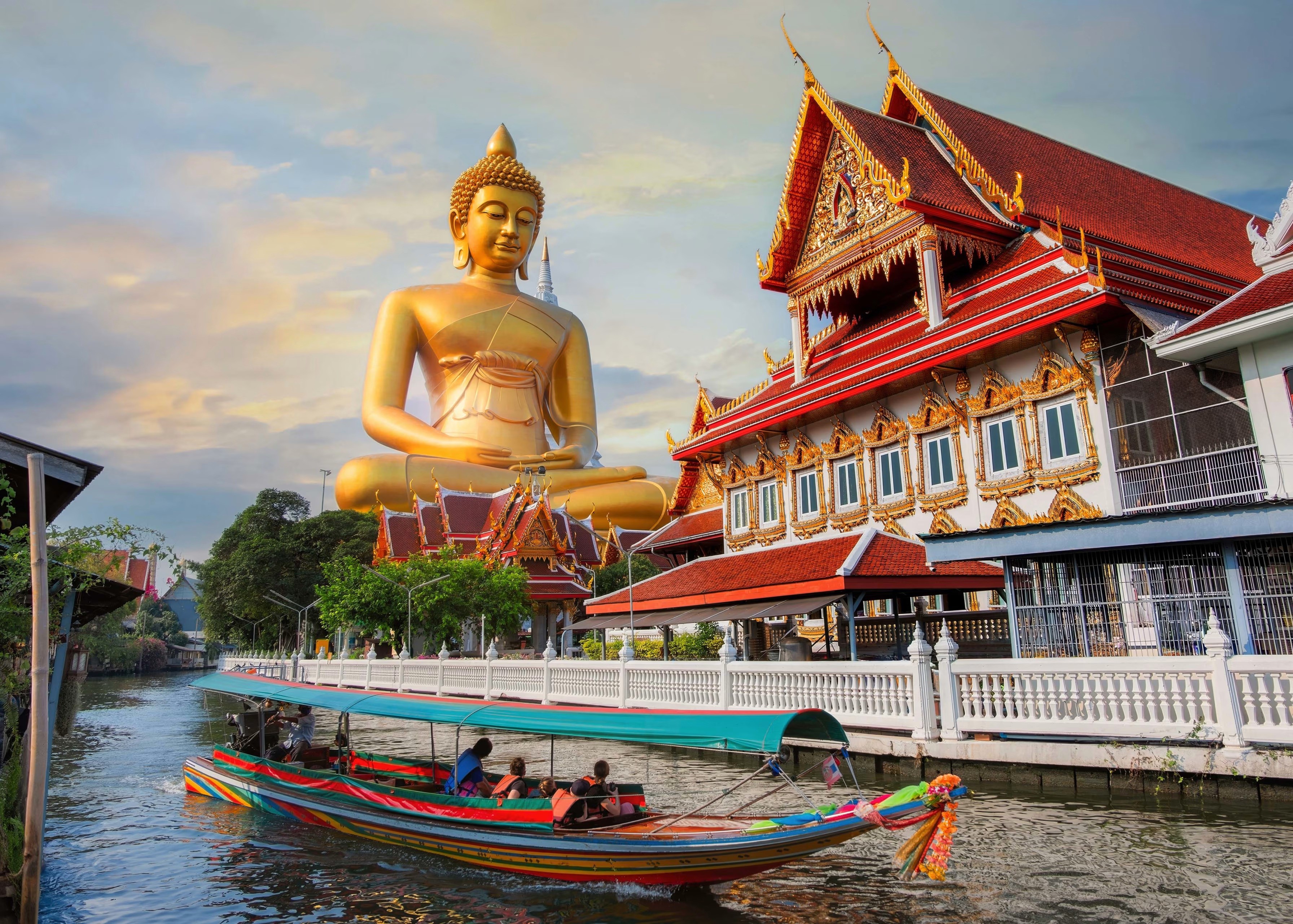 Lead the Future in Thailand: Universal Youth Leadership Summit 2026